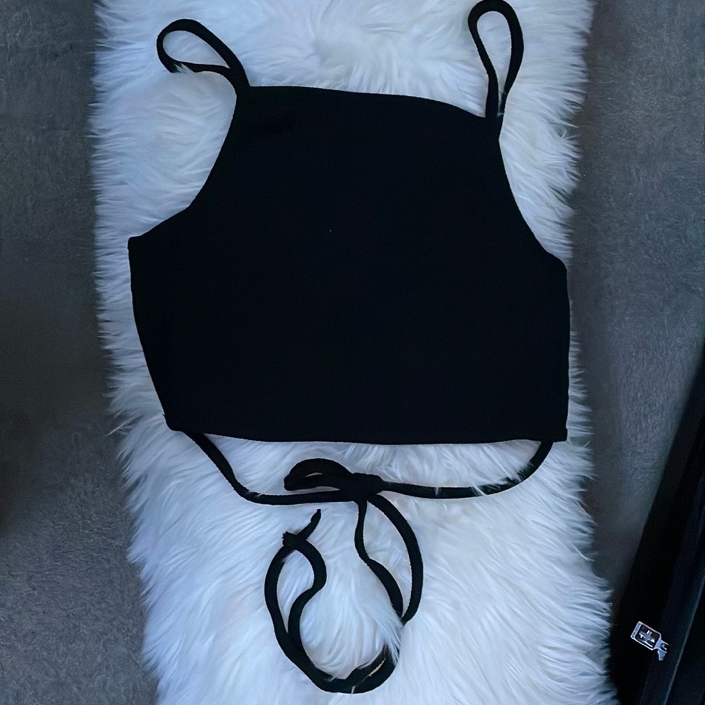 Black bikini top